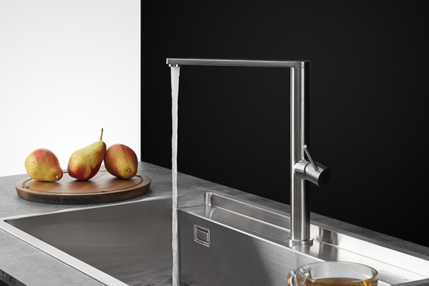 Vòi rửa bát inox 304 Malloca mang phong cách châu Âu sang trọng và tinh tế