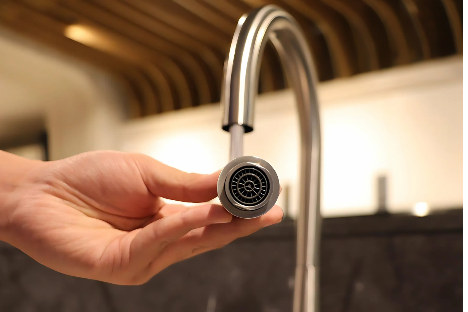 Đầu vòi rửa chén Malloca K095-SS kéo dây rút linh hoạt, mở rộng phạm vi sử dụng