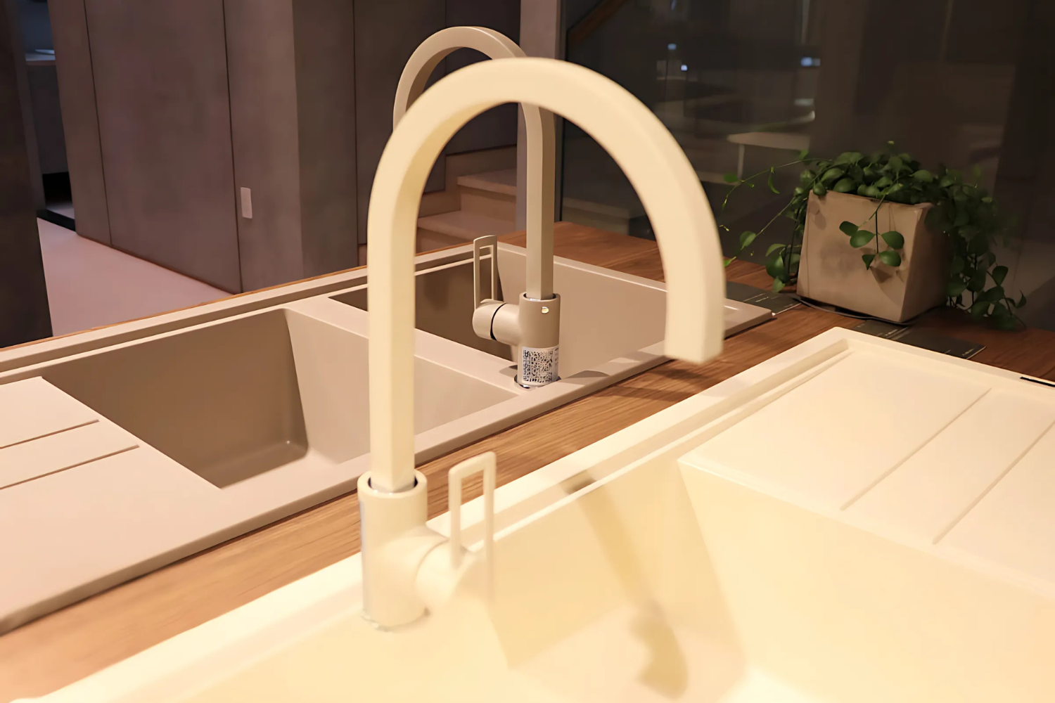 Thân vòi Malloca MF-062 xoay linh hoạt 360 độ, thuận tiện cho sử dụng