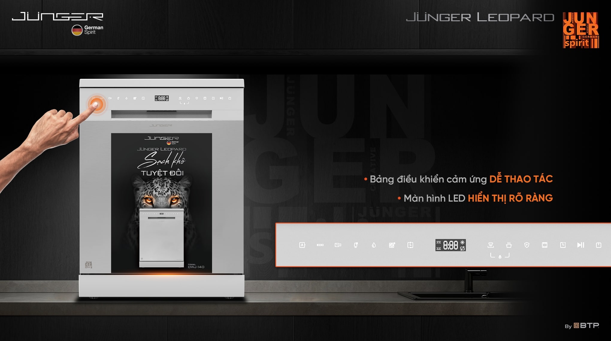 Máy rửa chén DWJ-140 được trang bị bảng điều khiển cảm ứng trực quan với màn hình LED hiển thị rõ ràng thông tin