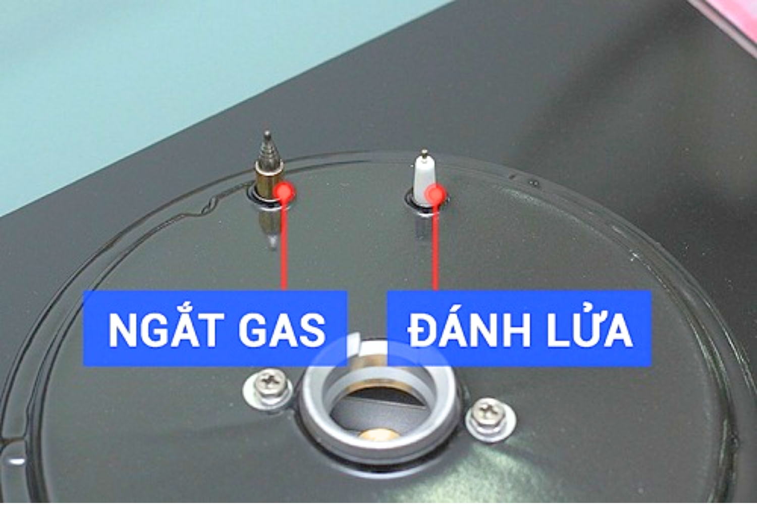 Hệ thống đánh lửa là bộ phận quan trọng giúp tạo ra tia lửa khởi động quá trình nấu nướng