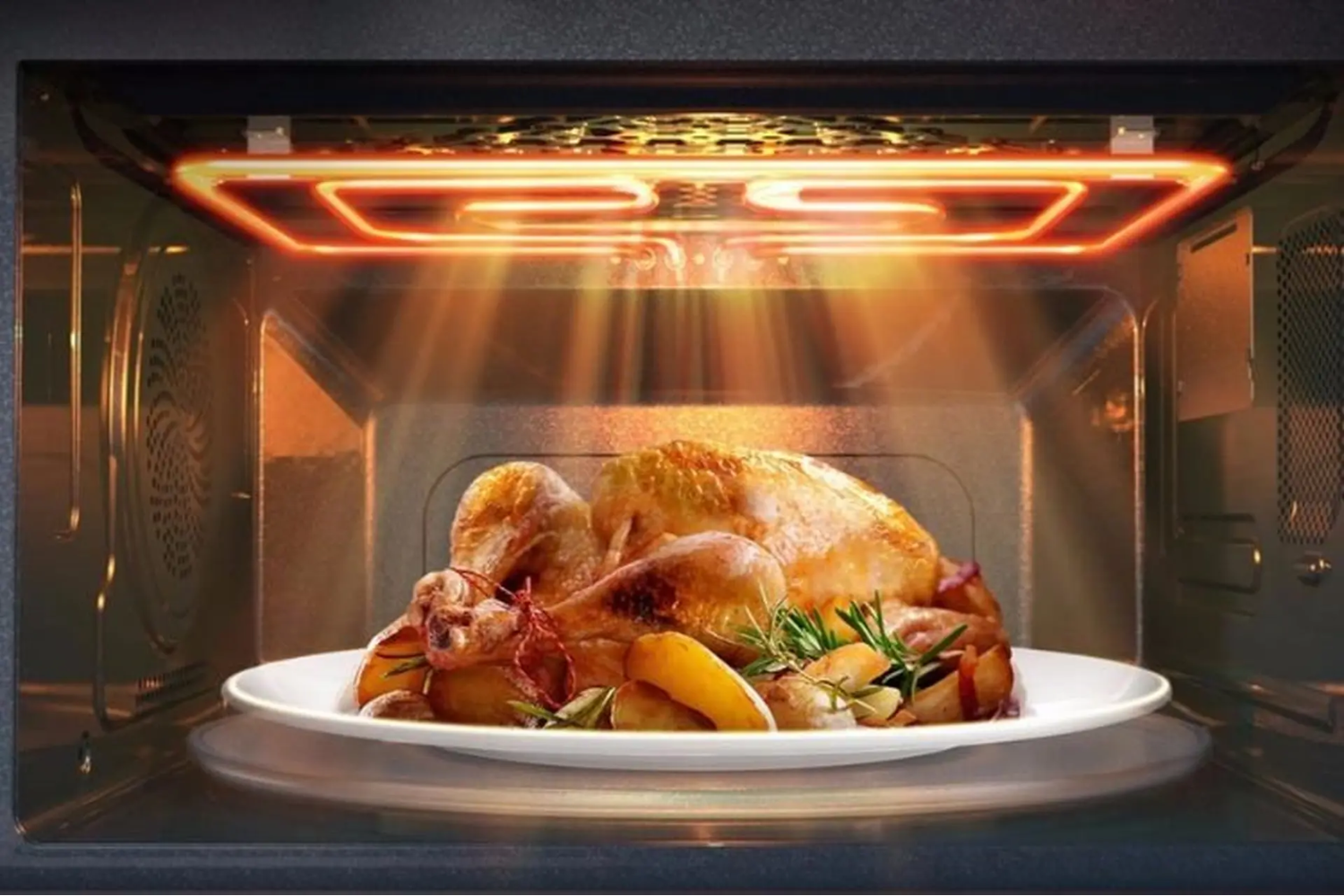 Ngoài hâm nóng và rã đông, các mẫu lò vi sóng hiện đại còn tích hợp chức năng nướng