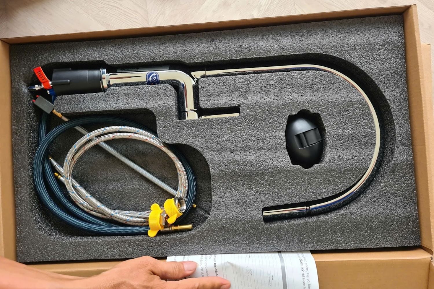 Bộ sản phẩm vòi rửa bát Malloca K2203-CR, đầy đủ công năng