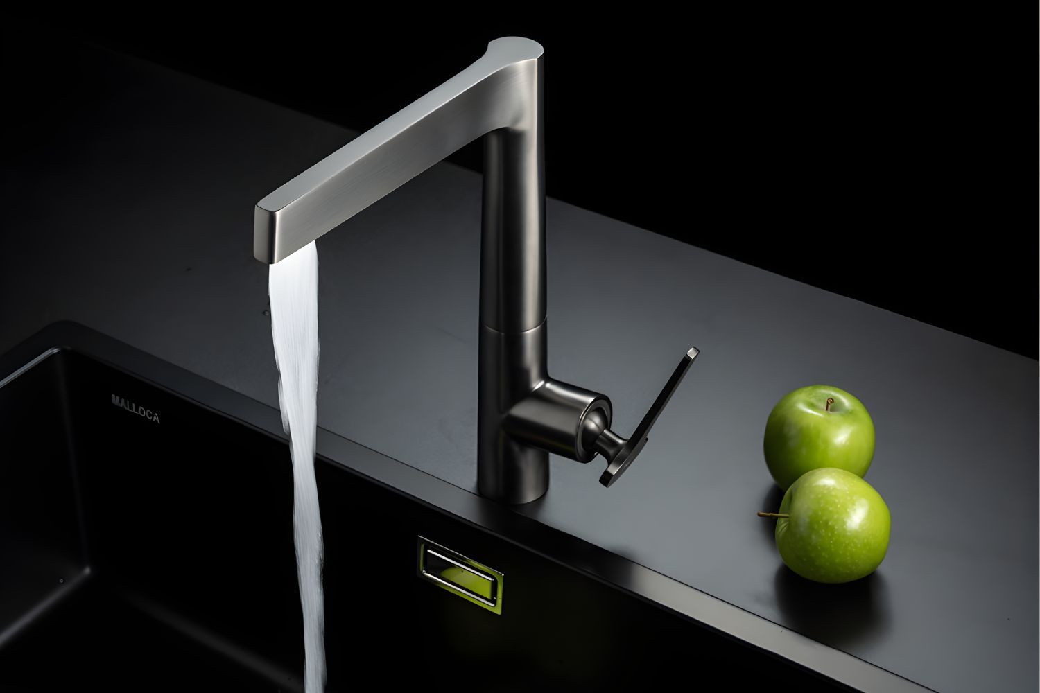 Malloca K295BS trang bị 2 nguồn nước nóng lạnh linh hoạt sử dụng