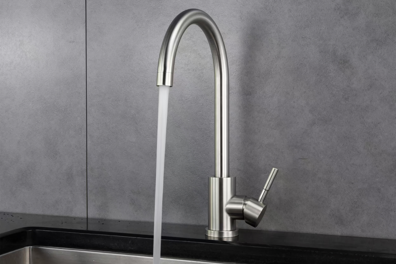 Vòi rửa chén inox 304 với độ bền vượt trội theo thời gian