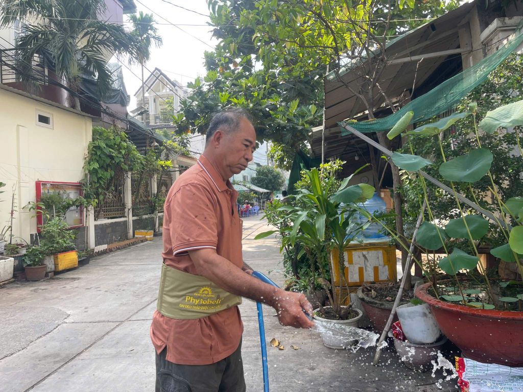Lợi Ích Và Cách Sử Dụng Đai Đeo Thảo Dược Cho Người Già - Chăm Sóc Sức Khỏe Bố Mẹ