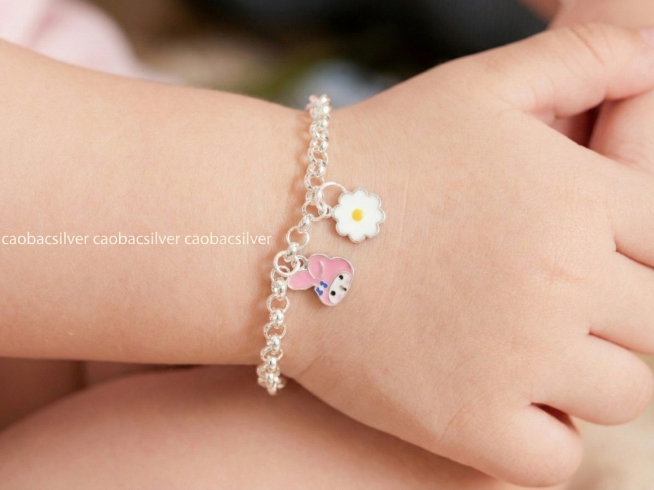 Vòng Bạc Trẻ Em Và Tác Động Với Môi Trường: Chọn Trang Sức Thân Thiện Cho THế Hệ Tương Lai