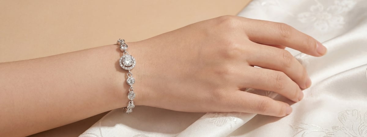 Lắc tay bạc Việt Nam xi vàng trắng đính kim cương MOISSANITE