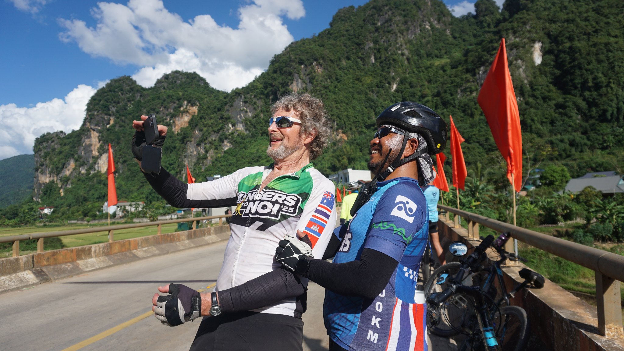 VIETNAM MOUNTAIN CYCLING ADVENTURE TOGETHER