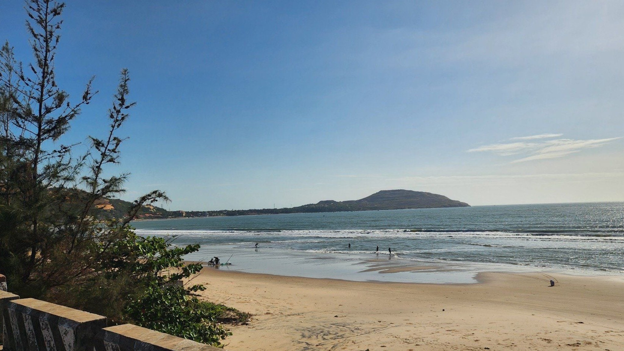 CYCLING THROUGH VIETNAM’S GREEN FIELDS AND COAST