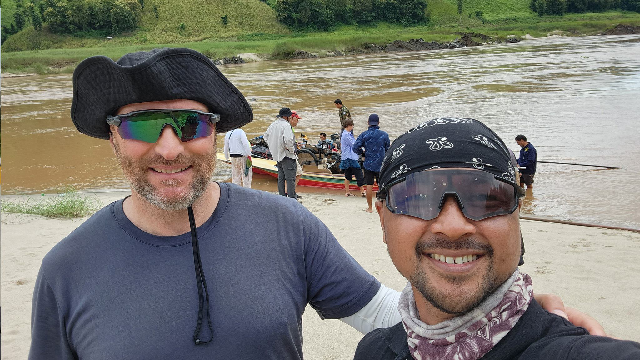 BICYCLE TOUR FROM BANGKOK TO VIETNAM BY RIVER