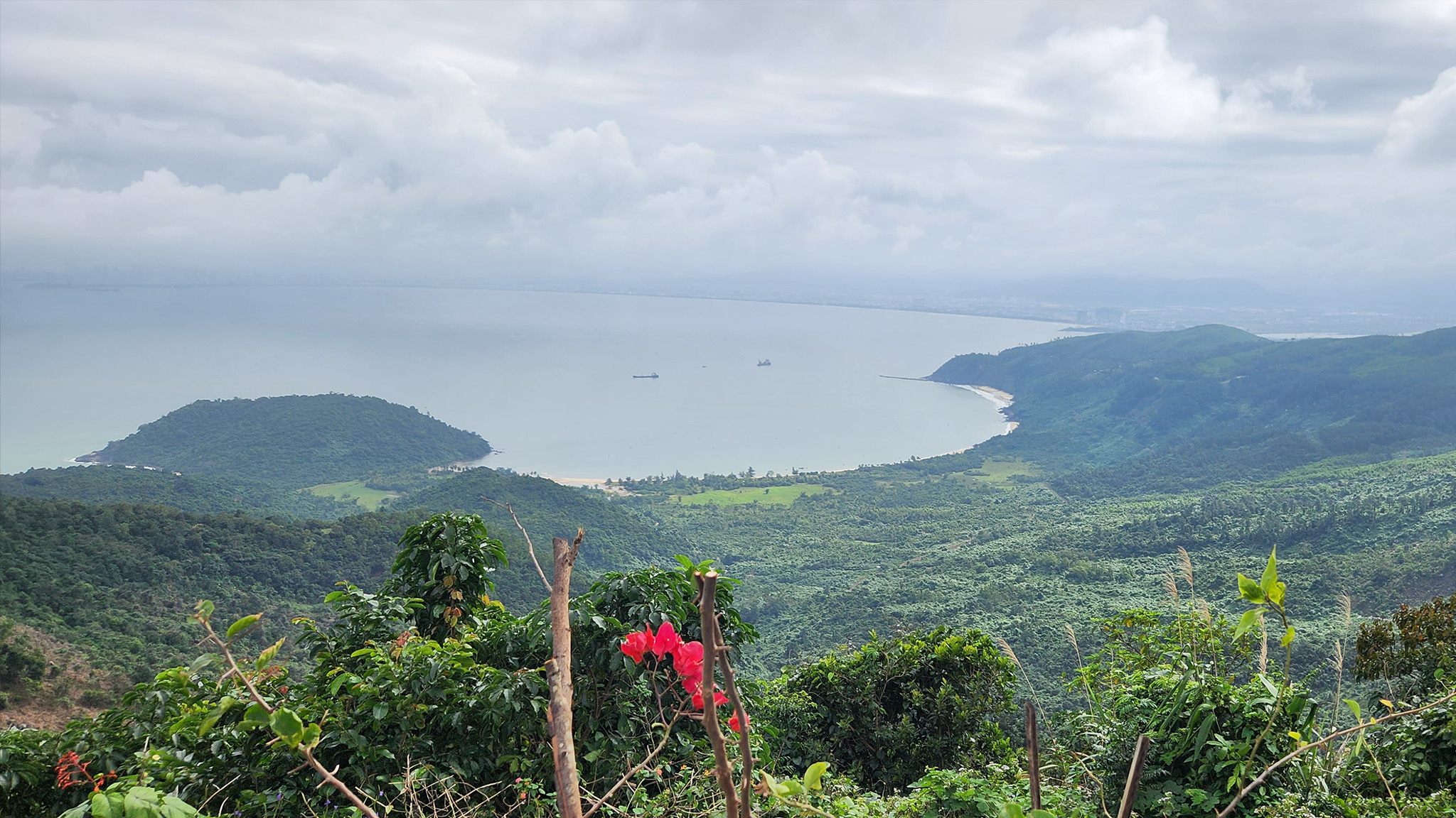 CYCLING FROM COAST TO HIGHLANDS ON VIETNAM’S OPEN ROADS