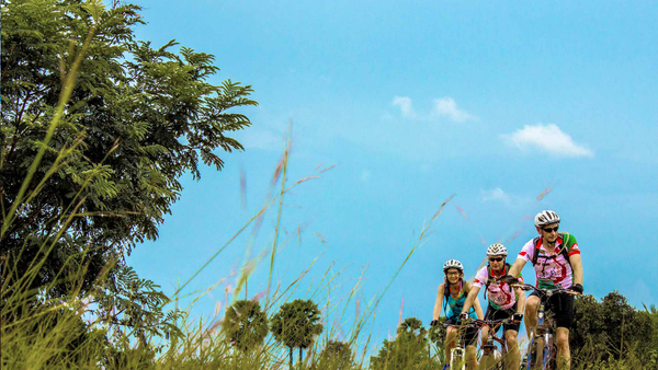 MEKONG MEALS: TASTING THE RIVER’S BOUNTY FROM LAOS TO CAMBODIA