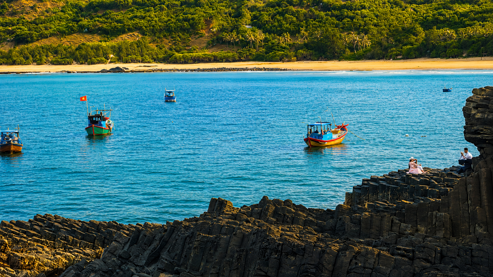 GANH DA DIA PHU YEN: VIETNAM'S EXTRAORDINARY COASTAL WONDER