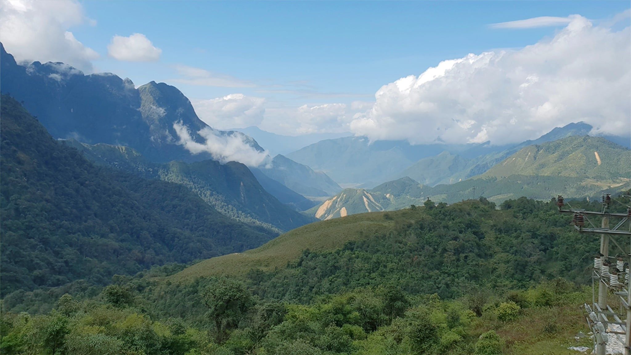 BICYCLE TOUR IN VIETNAM MOUNTAIN ROADS, FRIENDSHIP & ADVENTURE