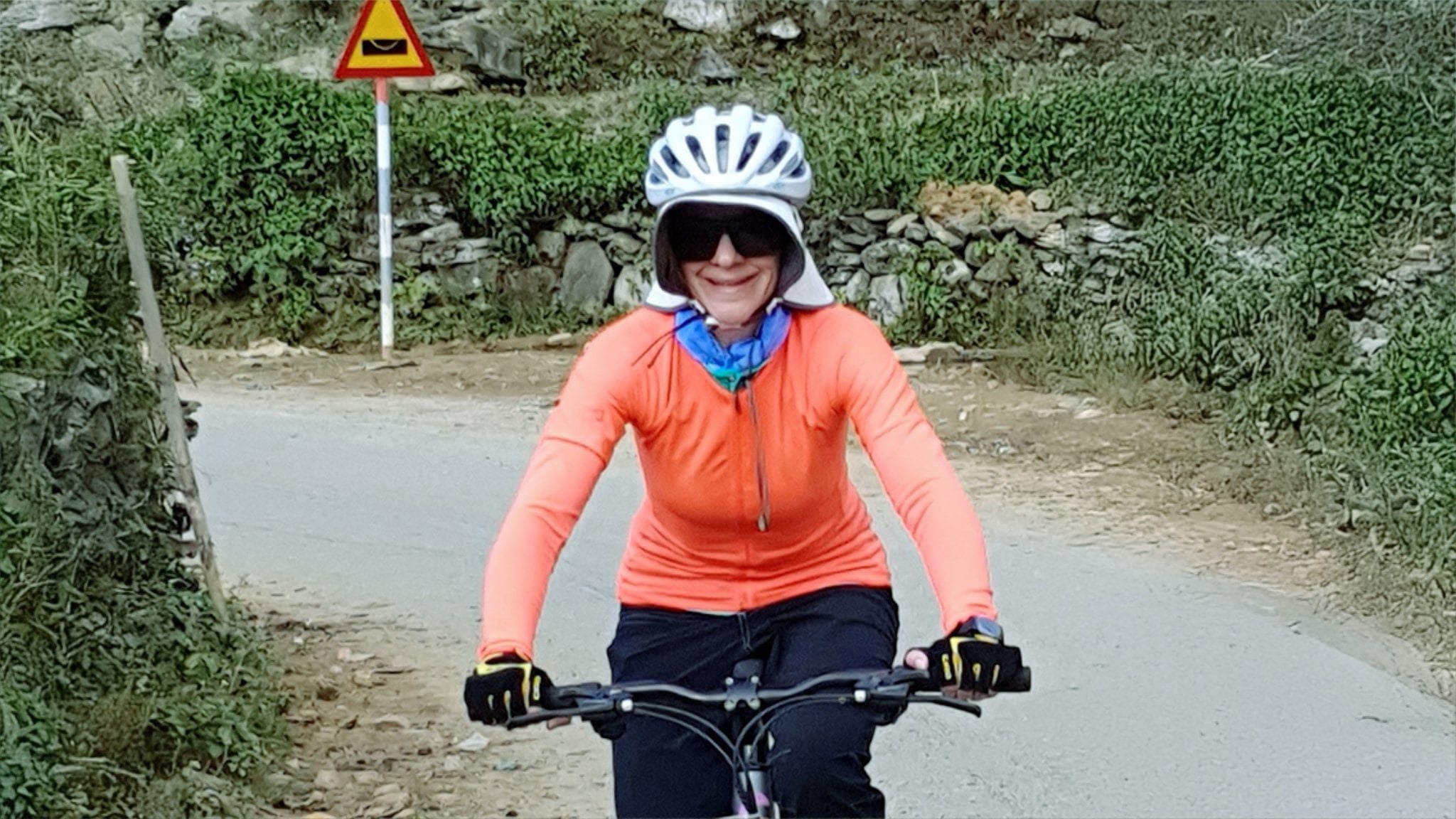 BICYCLE TOUR IN VIETNAM MOUNTAIN ROADS, FRIENDSHIP & ADVENTURE