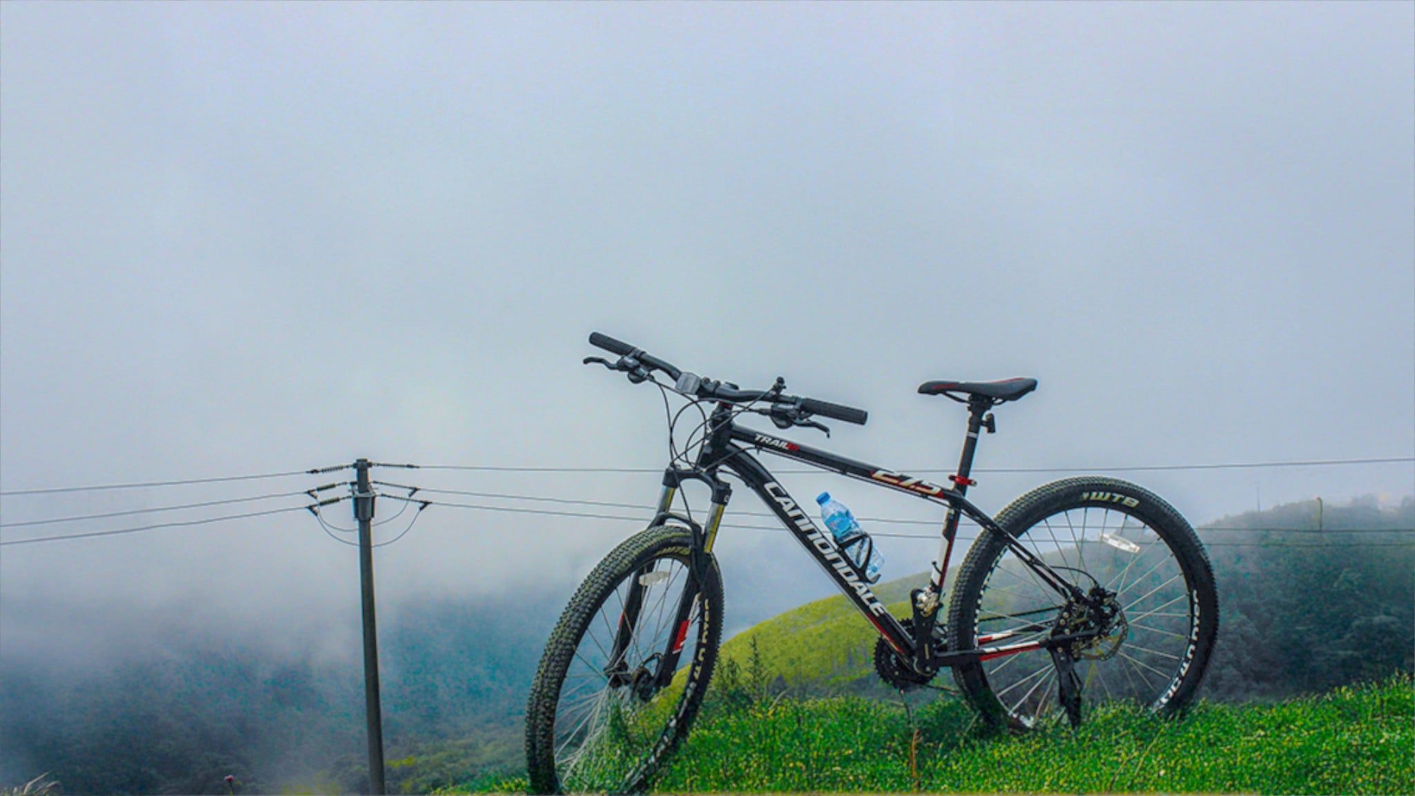 BICYCLE TOUR IN VIETNAM MOUNTAIN ROADS, FRIENDSHIP & ADVENTURE