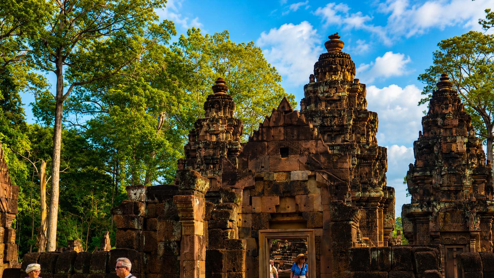 ANGKOR WAT CAMBODIA BY BICYCLE: ANCIENT TEMPLES AWAIT