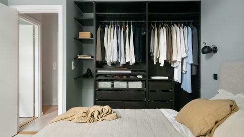 Capsule wardrobe nam: 10 món mặc cả tuần