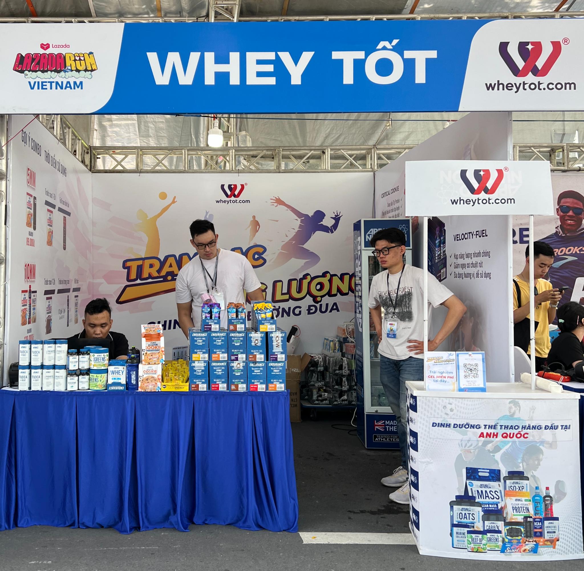 “Trạm sạc năng lượng” Whey Tốt – Dấu ấn tại Giải marathon Lazada Run 2025