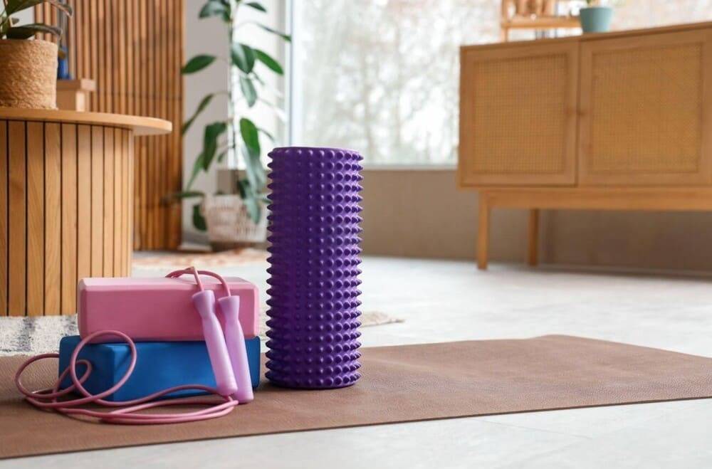 Thảm tập, dây nhảy, con lăn: Bộ phụ kiện tập gym nâng cao hiệu suất tập luyện