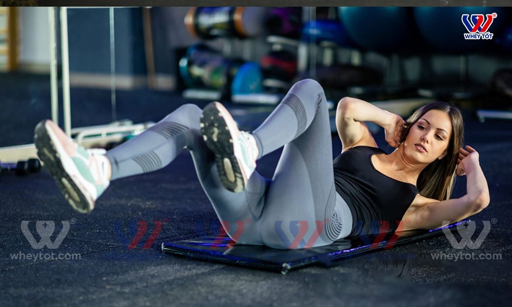 Bài tập bụng đá kéo Scissor Kick