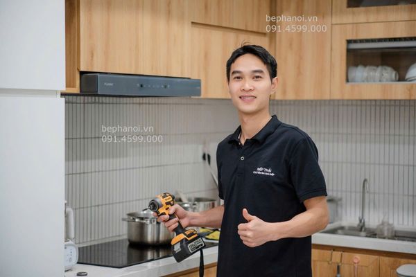 KHÔNG QUẢN NGÀY ĐÊM, MƯA NẮNG – BẾP HÀ NỘI GRAPBUY VẪN TẬN TÂM LẮP ĐẶT CHO KHÁCH HÀ NỘI LÊN NHÀ MỚI