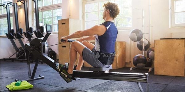 Khi đang mang đai lưng có thể chơi thể thao được không?