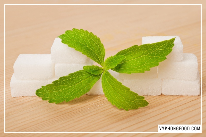 Hình ảnh minh họa cho bài viết chuyên sâu đánh giá đường cỏ ngọt stevia có tốt không và cây cỏ ngọt có tác dụng gì đối với sức khỏe. Nội dung khẳng định chất lượng của đường hữu cơ Sugarless nhập khẩu Úc với công thức khử đắng độc quyền từ Reb-A 99% và Erythritol. Sản phẩm đạt tiêu chuẩn 3 Không (Không Aspartame, Không Gluten, Không biến đổi gen), an toàn tuyệt đối cho người tiểu đường, người ăn kiêng và bảo vệ hệ vi sinh đường ruột bền vững.