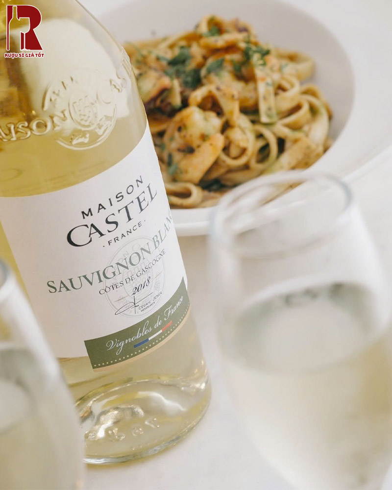 Uống Rượu Vang Pháp Trắng Maison Castel Sauvignon Blanc IGP Cotes De Gascogne Đúng Cách