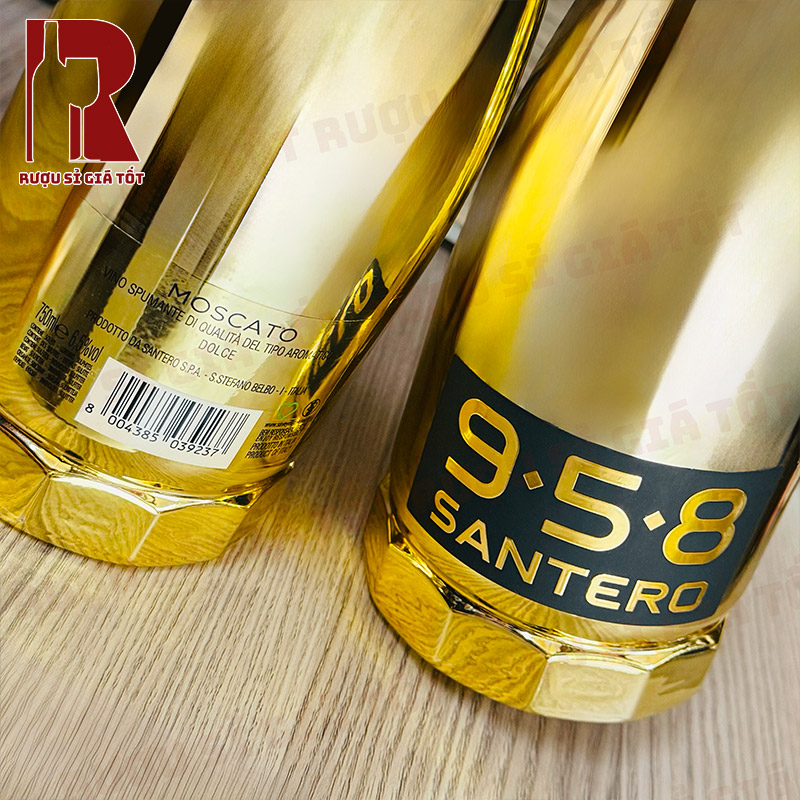 Vang Nổ 958 Santero Gold Extra Moscato hoàn hảo để đi kèm các món ít gia vị, hải sản