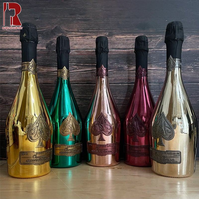 Rượu champagne Armand de Brignac giá bao nhiêu?