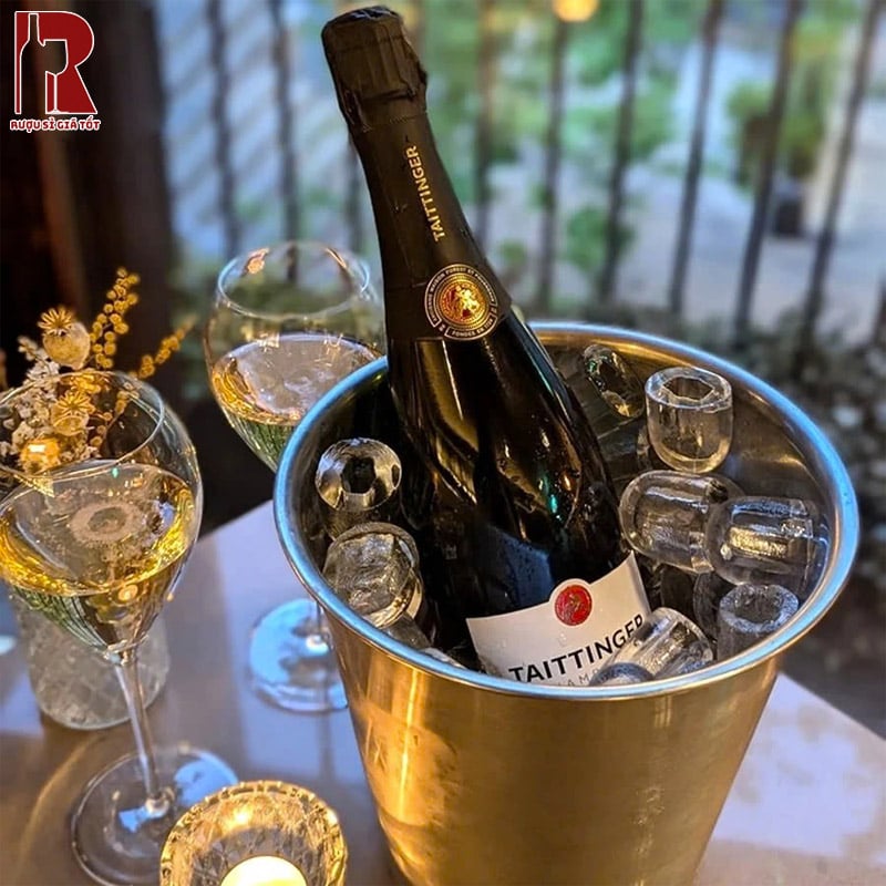 Uống Champagne Taittinger Brut Reserve Sành Điệu