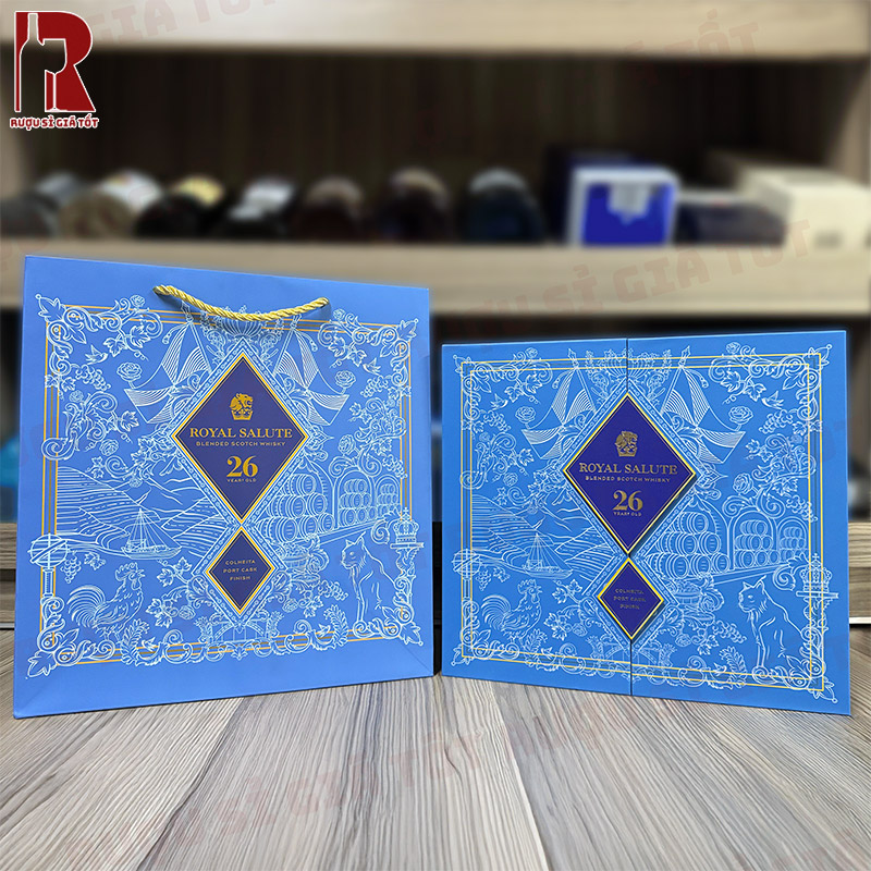 Bên trong hộp quà rượu Chivas 26 Royal Salute Tết 2026 có gì?
