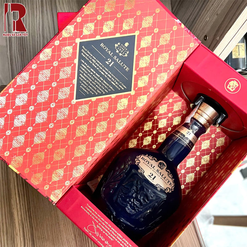 Rượu Chivas Royal Salute 21 Năm Hộp Đỏ mang đến sự sang trọng và đẳng cấp