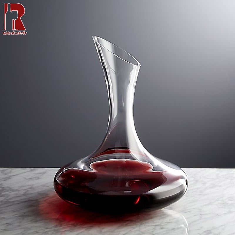Decanter là phụ kiện rượu sẽ giúp làm bật đẳng cấp của người thưởng thức