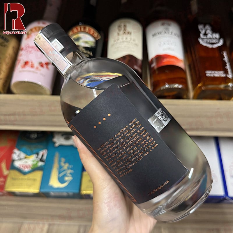 Uống Rượu Gin Four Pillars Rare Dry Đúng Cách