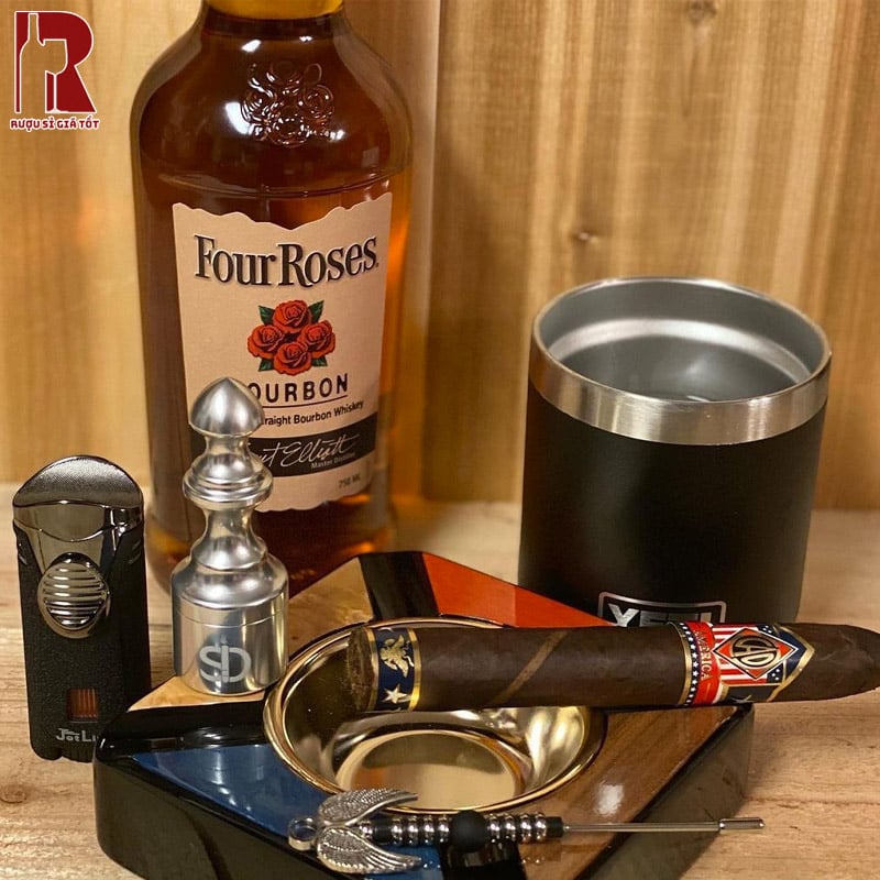 Báo Giá Four Roses Bourbon