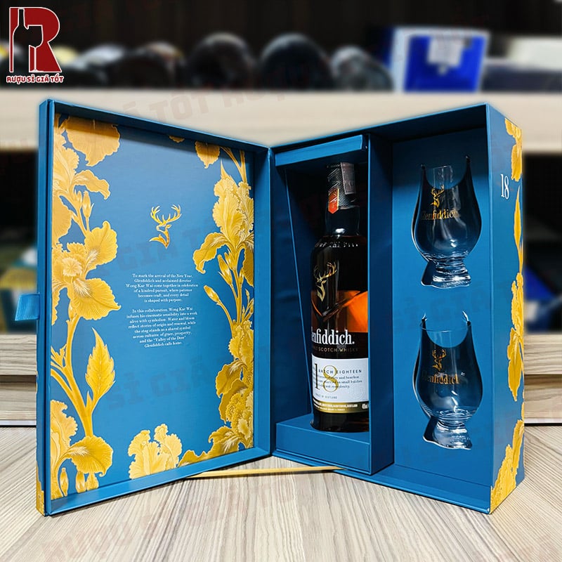 Rượu Glenfiddich 18 hộp quà Tết 2026 có ly bên trong không?