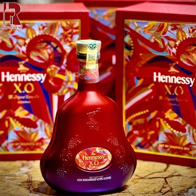 Hộp quà tết rượu mạnh Hennessy nhập khẩu