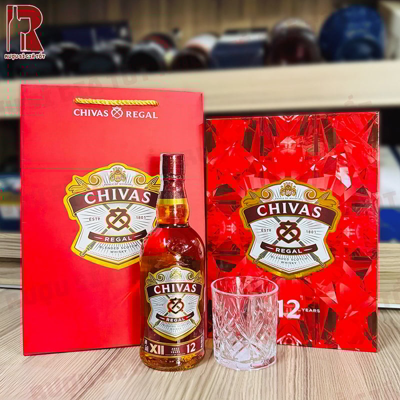 Hộp quà rượu Chivas 12 giá bao nhiêu?