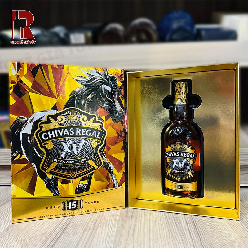 Rượu Chivas 15 phiên bản hộp quà Tết giá bao nhiêu?