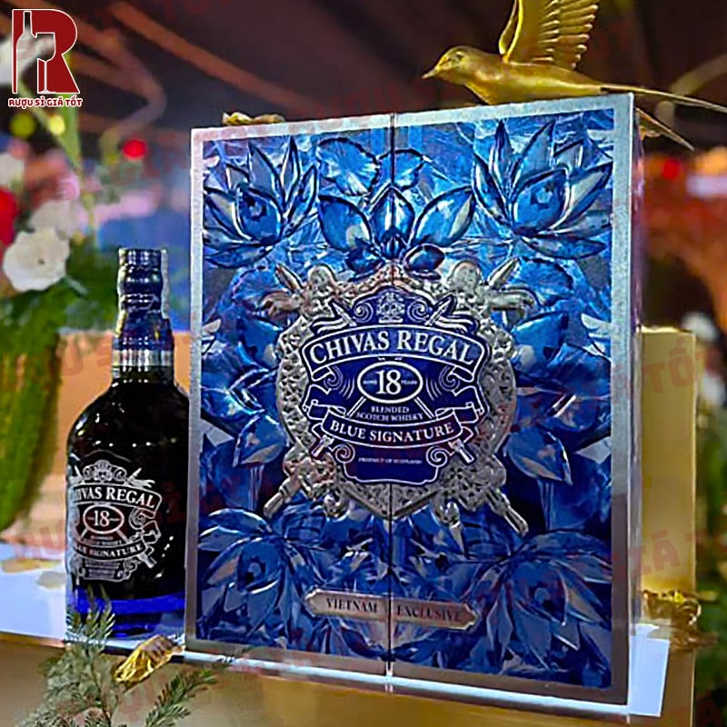 giá hộp quà tết rượu chivas 18 blue signature 2026