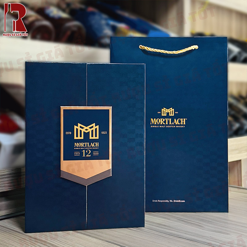 Hộp quà rượu Mortlach 12 có ly bên trong không?