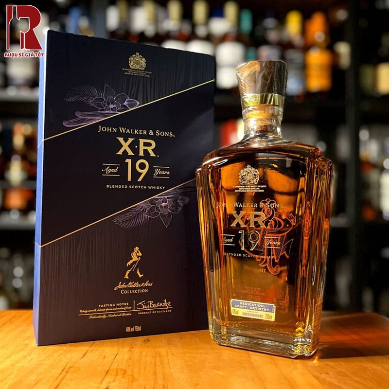 Rượu Johnnie Walker XR 19 Năm nhập khẩu