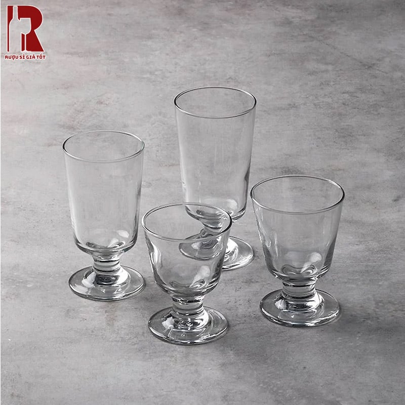 Ly uống rượu vang có các phân loại nổi bật như Bordeaux, Burgundy hay Universal đa năng