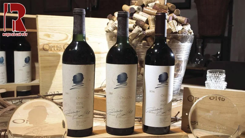 Giá Rượu Vang Mỹ Đỏ Opus One Oakville AVA bao nhiêu?