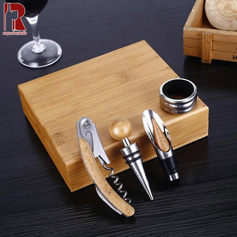 Dụng cụ mở là một phụ kiện rượu vang vô cùng quan trọng