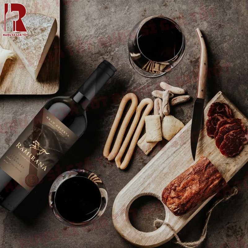 Hướng dẫn uống vang đỏ Ramirana Gran Reserva Syrah Carmenere với món ăn kèm