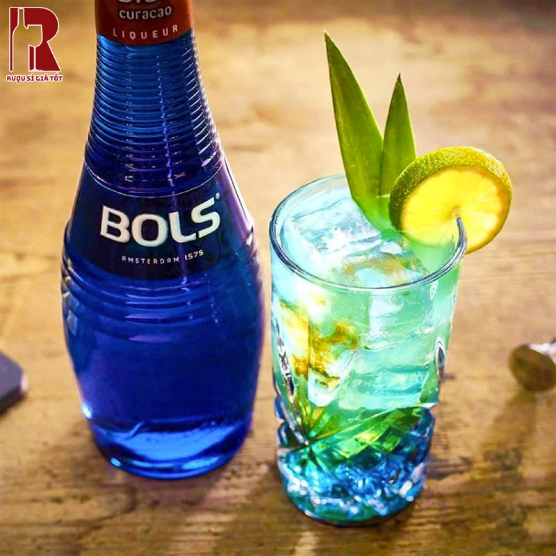 Giá Rượu Bols Blue Curacao Bao Nhiêu?